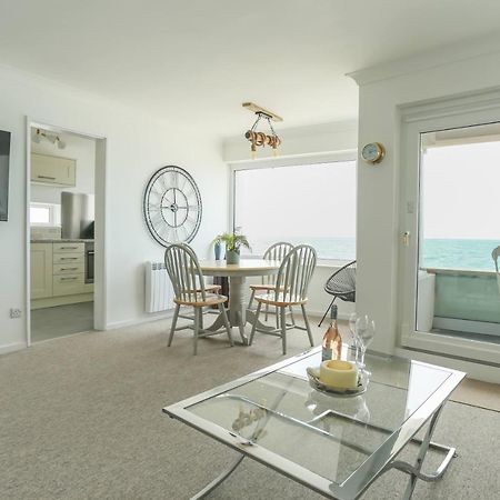 Tides - Beach Front Apartment In Bracklesham Bay 치체스터 외부 사진