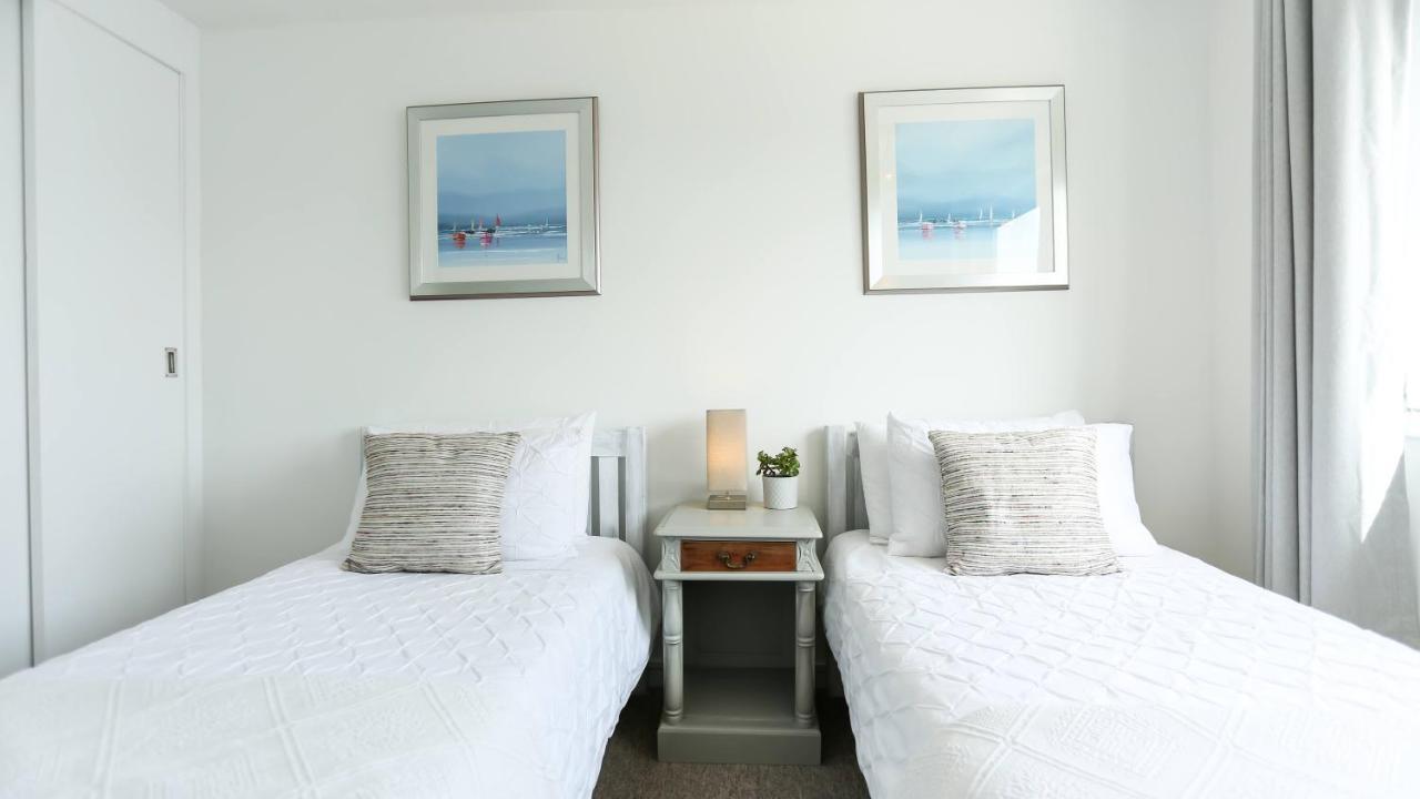 Tides - Beach Front Apartment In Bracklesham Bay 치체스터 외부 사진
