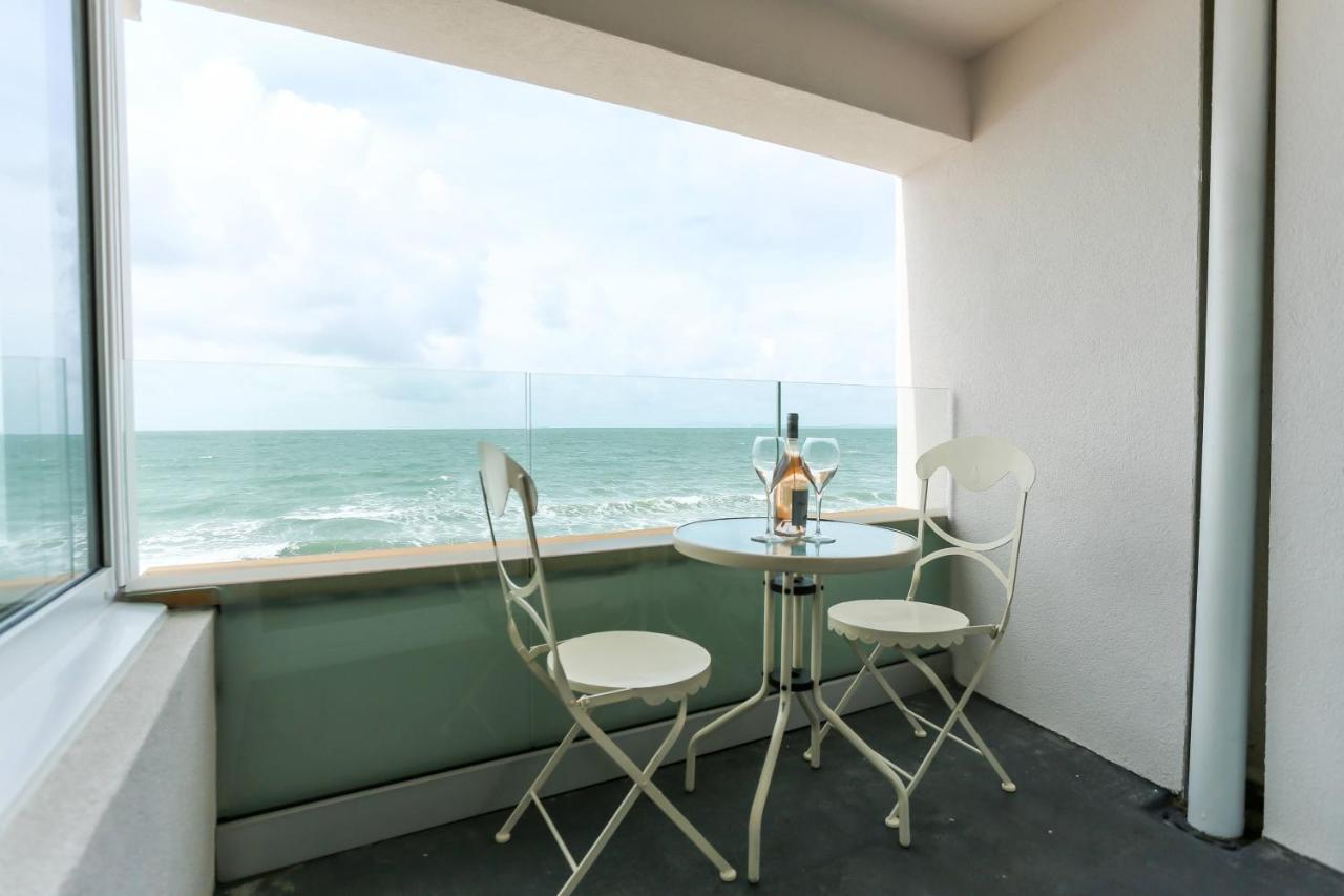 Tides - Beach Front Apartment In Bracklesham Bay 치체스터 외부 사진