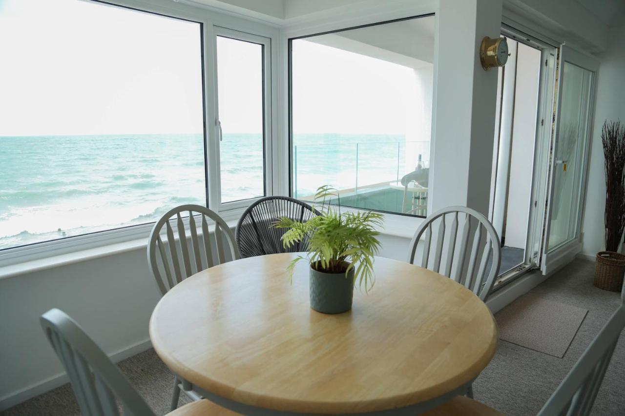 Tides - Beach Front Apartment In Bracklesham Bay 치체스터 외부 사진