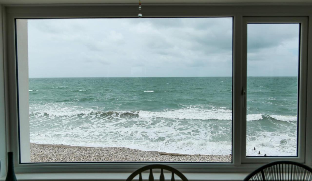 Tides - Beach Front Apartment In Bracklesham Bay 치체스터 외부 사진