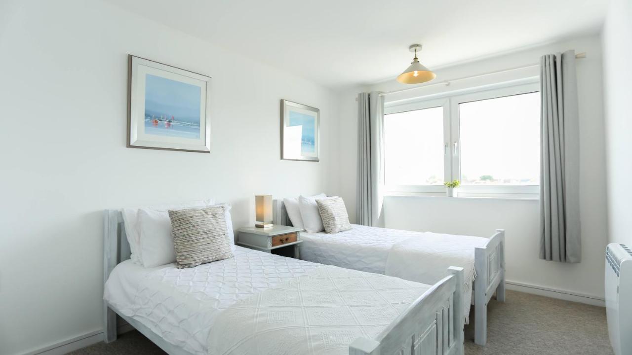 Tides - Beach Front Apartment In Bracklesham Bay 치체스터 외부 사진