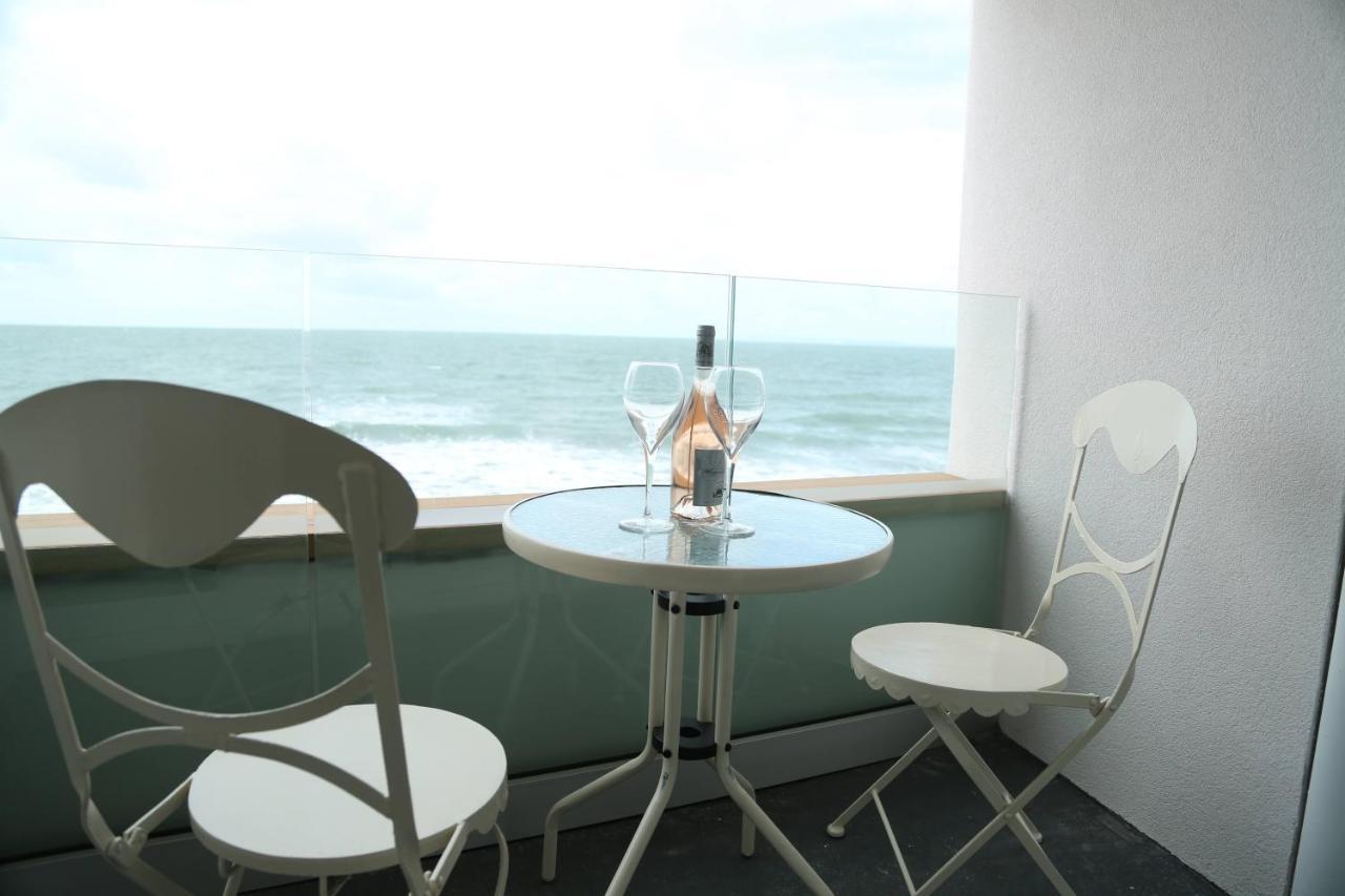 Tides - Beach Front Apartment In Bracklesham Bay 치체스터 외부 사진